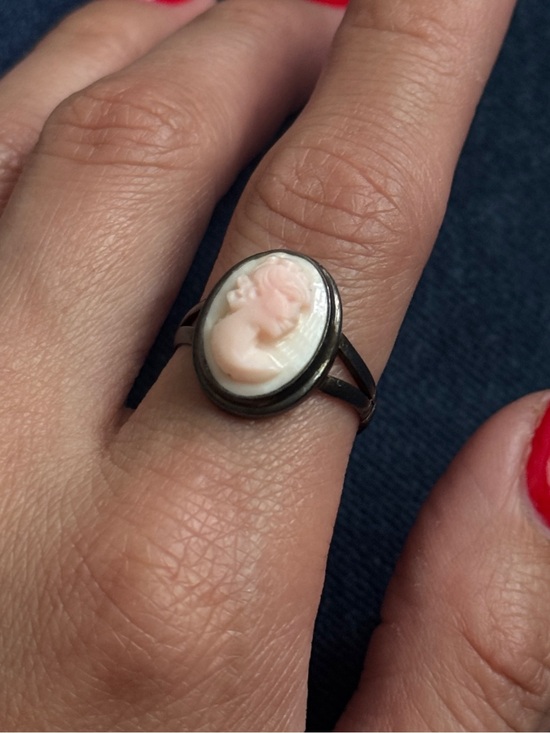 Vintage Jewelry - Vintage 925 Sterling Silver and Pink  Shell Cameo Ring  Size 7
